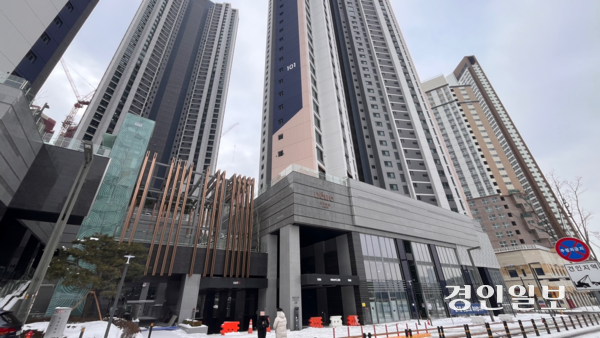 이달 중 입주가 시작되는 화성 ‘동탄역 디에트르 퍼스티지’ 전경. 2025.1.31 / 윤혜경기자 hyegyung@kyeongin.com