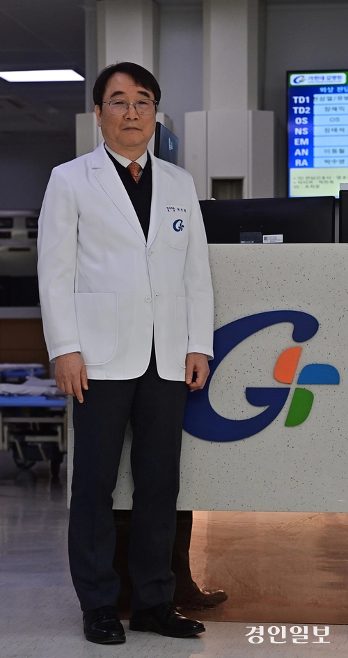 현성열 인천권역외상센터장. 인천권역외상센터가 지난 2014년부터 2023년까지 치료한 외상환자는 3만298명, 이 중 중증외상 환자는 5천604명에 달한다. 사진/조재현기자 jhc@kyeongin.com