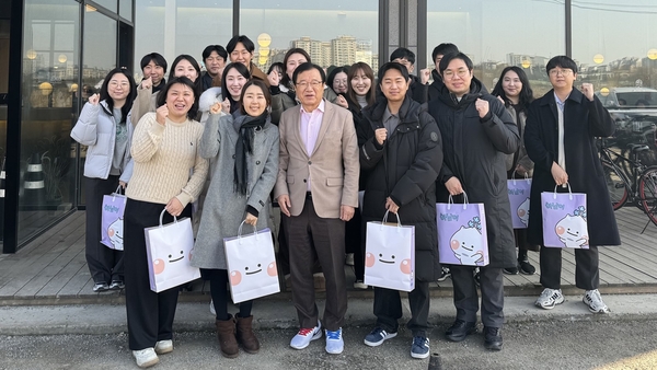 하남시가 출산 인사 가산점을 부여하는 등 공직사회부터 출산율 높이기에 나섰다. 2025.2.18 /하남시 제공