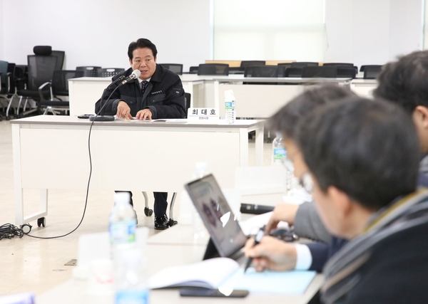 18일 오전 시청 4층 회의실에서 진행된 ‘안양 공공복합체육시설 건립 타당성 조사 및 기본계획 수립용역 착수보고회’에서 최대호 시장이 발언하고 있다. 2025.2.18 /안양시 제공