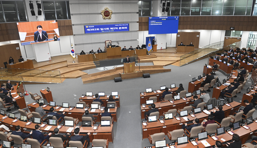 협치 멀어지고 갈등 커지는 경기도·도의회… 경기도 현안 처리 모두 보류 결정