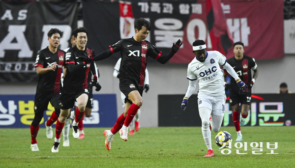 22일 오후 서울월드컵경기장에서 ‘하나은행 K리그1’ 2라운드 FC서울과 FC안양의 경기가 열리고 있다. 2025.2.22 /이지훈기자 jhlee@kyeongin.com