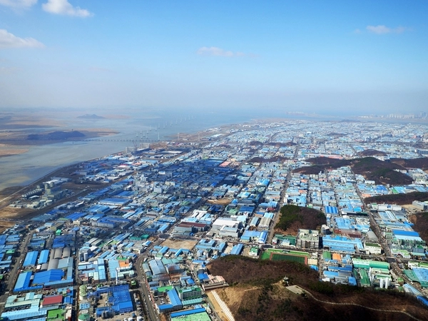 안산시가 노후화된 반월국가산업단지에 대해 재생사업을 추진한다. 사진은 반월국가산업단지 전경. /안산시 제공