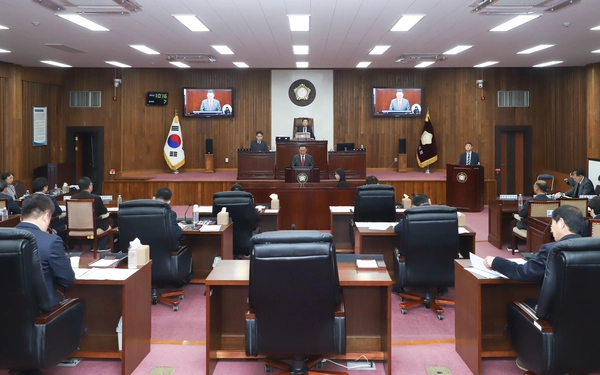 여주시의회는 지난 5일 제73회 임시회 1차 본회의를 열고 11일까지 총 38건의 안건을 심의한다. 2025.3.5 /여주시의회 제공