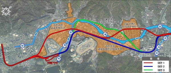 국토교통부가 지난달 26일 공고한 ‘위례~과천 광역철도 민간투자사업 전략 및 환경영향평가 항목 등의 결정내용 공개’에 제시된 서초~과천과천지구 일대 노선안. 국토부는 빨간색으로 표시된 ‘대안노선1’을 최적 노선으로 선정했다. 과천시가 요구해온 주암지구 통과 경로는 ‘대안노선2’(파란색)와 유사하다. /국토교통부 제공