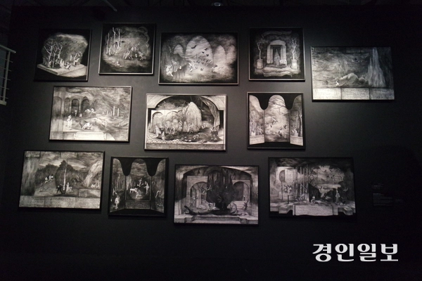 염지희 ‘녹투라마 : 발렌틴의 도끼’ 연작. 2025.3.6 /박경호기자 pkhh@kyeongin.com