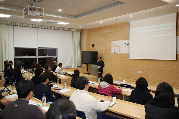 남양주문화원이 주관하는 문화아카데미 3기 개강  특강에서 주광덕 남양주시장이 특강을 진행하고 있다. 2025.3.13 / 남양주시 제공