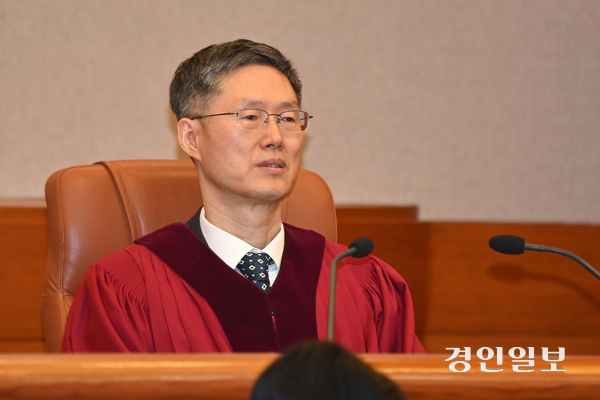 이창수 중앙지검장 등 검사 3인 및 최재해 감사원장에 대한 탄핵심판이 열린 13일 오전 서울 종로구 헌법재판소 심판정에서 문형배 헌법재판소 권한대행이 자리에 앉아 있다. 2025.3.13 /이지훈기자 jhlee@kyeongin.com