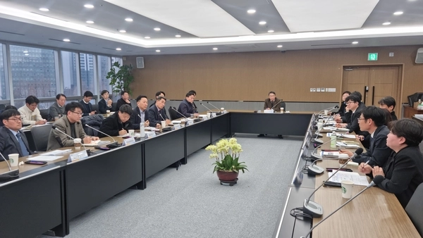 한국수자원공사(K-water) 한강유역본부는 지난 18일 오후 과천 본부에서 ‘2025년도 안전한 유역 물관리를 위한 본부-지사 합동 수자원 워크숍’을 진행했다. 2025.3.18 /한국수자원공사 제공