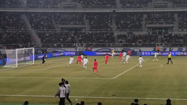 한국 축구 국가대표팀이 20일 고양종합운동장에서 열린 오만과의 2026 북중미 월드컵 아시아지역 3차 예선 B조 7차전에서 공격하고 있다. 2025.3.20 /이영선기자 zero@kyeongin.com