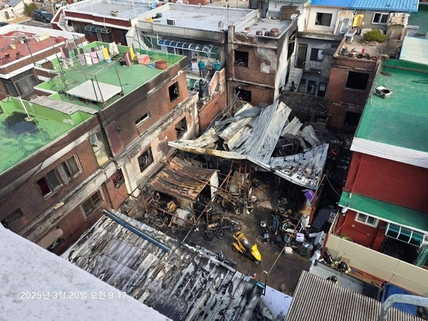 20일 오전 3시59분께 인천 동구 송림동에 있는 한 고물상에서 불이 나 30여명의 이재민이 발생했다. /허종식 의원실 제공