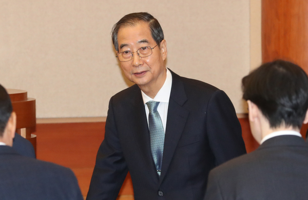 한덕수 국무총리가 19일 서울 헌법재판소에 진행된 탄핵심판 첫 변론기일에 출석하고 있다. 2025.2.19 /공동취재