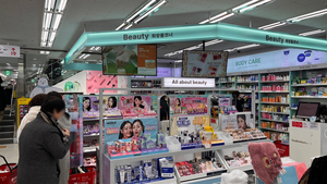 [경인 WIDE] 고물가에 짠물 소비… 명품은 ‘썰물’ 중고·리퍼 ‘밀물’