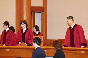 이재명 2심 무죄… ‘윤석열 대통령 탄핵 기각 vs 각하’ 커지는 목소리