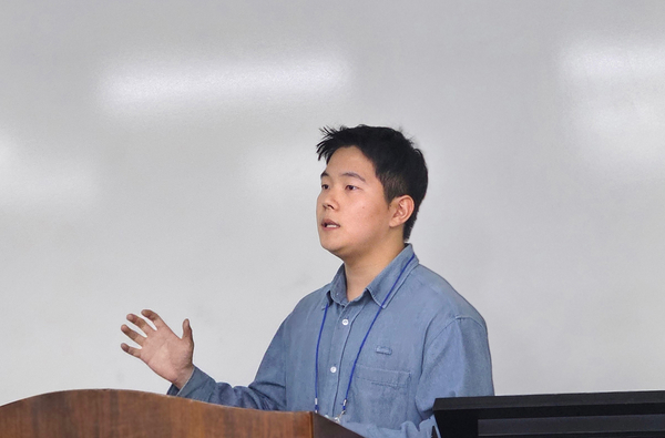 지난해 인천 대학연합 창업아카데미에 참여한 권혁진씨가 스타트업, 청년 구직자의 인턴십을 연계해주는 내용의 창업 아이템에 대해 발표하고 있다. /권혁진씨 제공