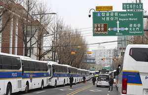 4일 윤석열 대통령 탄핵 선고 놓고… 여 ‘기각’ 야 ‘탄핵’ 아전인수 여론전
