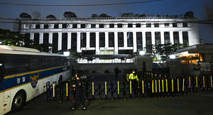 ‘제2 노무현이냐, 제2 박근혜냐’… 윤석열 대통령 운명의 날