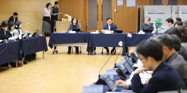 지난 3월 28일 시청 대회의실에서 열린 2025년 제1회 탄소중립녹색성장위원회 /광명시 제공