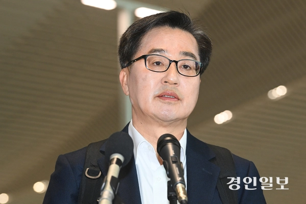 김동연 경기도지사가 9일 오전 인천국제공항에서 제21대 대통령 출마 선언을 하고 있다. 2025.4.9 /최은성기자 ces7198@kyeongin.com