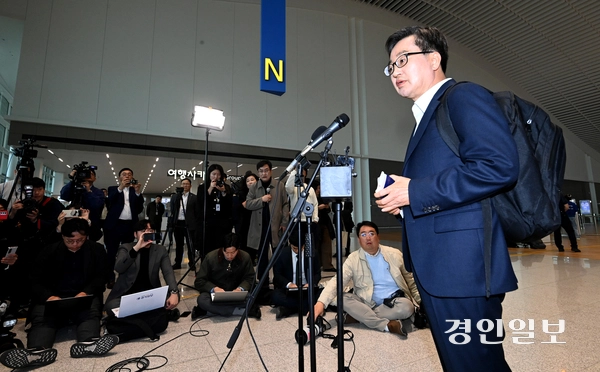 김동연 경기도지사가 9일 오전 인천국제공항에서 제21대 대통령 출마 선언을 하고 있다. 2025.4.9 /최은성기자 ces7198@kyeongin.com