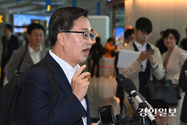 김동연 경기도지사가 9일 오전 인천국제공항에서 제21대 대통령 출마 선언을 하고 있다. 2025.4.9 /최은성기자 ces7198@kyeongin.com