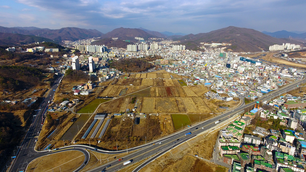 광주시가 자연취락지구 지정기준을 개정해 지역균형발전을 추진하고 있다. 사진은 도농도시 광주지역 일부 전경. /광주시 제공