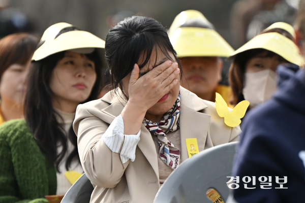 16일 오후 안산시 화랑유원지에서 세월호 11주기 기억식이 진행되고 있다. 2025.4.16 /최은성기자 ces7198@kyeongin.com