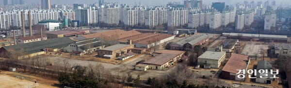 인천시 부평구 옛 미군기지 캠프마켓 D구역 내 위치한 제빵공장, 사무실, 창고 등 근대건축물 모습. /경인일보DB