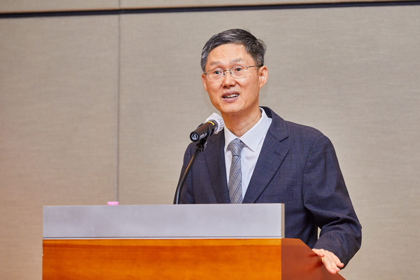 문형배 헌법재판소장 직무대행은 17일 인하대에서 진행된 특강에서 “관용과 자제 없이 민주주의는 발전하지 못한다”고 말했다./인하대 제공