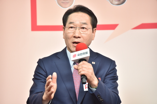 지난 17일 열린 국민의힘 ‘미디어데이’ 행사에서 발언하고 있는 유정복 인천시장. 2025.4.18 /일하는캠프 제공