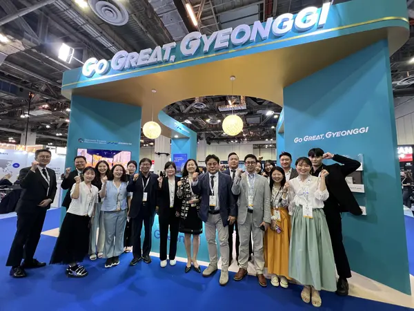 ‘2025 미팅쇼 아시아퍼시픽(2025 The Meetings Show Asia Pacific)’에 참가한 경기도와 경기관광공사 관계자들이 기념 촬영을 하고있다. /경기관광공사 제공.
