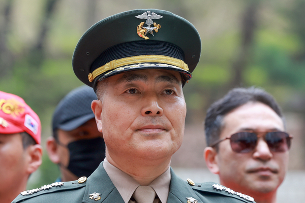 해병대 채모 상병 순직 사건과 관련해 1심에서 무죄를 선고받은 박정훈 전 해병대 수사단장(대령)이 18일 서울 서초구 서울고등법원에서 열린 항소심 첫 공판준비기일에 출석하기에 앞서 기자회견에 참석해 있다. 2025.4.18 /연합뉴스