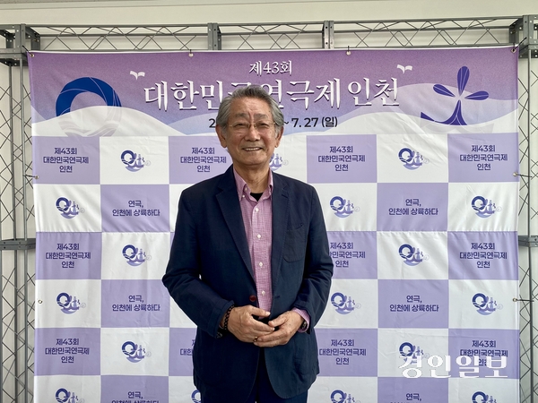 18일 오후 인천 미추홀구 수봉문화회관 ‘제43회 대한민국연극제 인천’ 집행위원회 사무국에서 만난 전무송(84) 배우. 2025.4.18 /박경호기자 pkhh@kyeongin.com