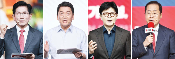 국민의힘 대선 후보 경선 선거관리위원회는 22일 대선 경선 1차 컷오프 결과를 발표했다. 100% 국민 여론조사를 통해 총 8명의 예비 후보 중 2차 경선에 진출할 4명의 후보가 확정됐다. 사진은 2차 경선에 진출할 국민의힘 김문수(왼쪽부터)·안철수·한동훈·홍준표 대선 경선 후보가 ‘제21대 대통령후보자 1차 경선 비전대회’에서 비전을 발표하는 모습. 2025.4.22 /국회사진기자단
