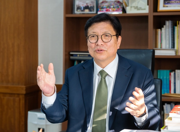 24일 도성훈 인천시교육감은 오는 6월 3일 조기 대선을 앞두고 각 정당과 대선 후보에게 ‘3대 교육 정책’을 제안했다./인천시교육청 제공