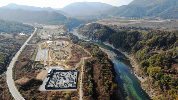 하늘에서 내려다 본 한탄강 전경. 2025.4.19 /포천시 제공