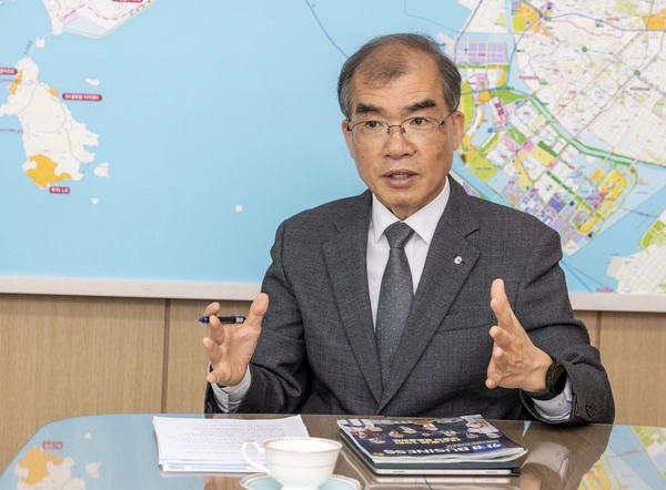 취임 한 달을 맞은 류윤기 iH(인천도시공사) 사장은 인천의 가치를 재창조하는 핵심 주체로서 주도적 역할을 하겠다고 밝혔다. /iH 제공