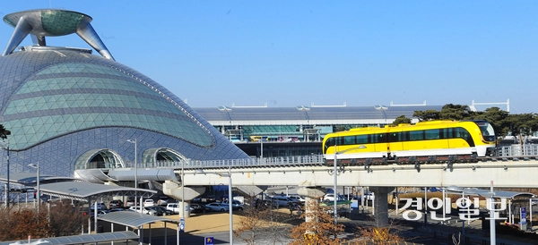 사진은 지난 2016년 인천국제공항 자기부상열차 운행 당시 모습. /경인일보DB