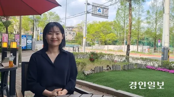 ‘선율 위에 눕다’ 저자 송하백 작가. 2025.4.25 /이시은기자 see@kyeongin.com