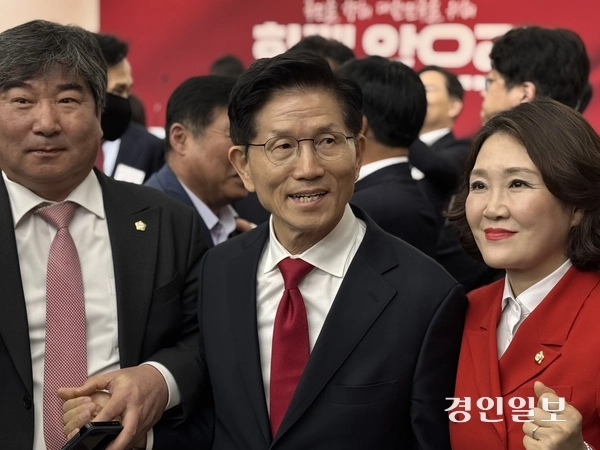 국민의힘 김문수 대선후보가 9일 경기도당 선거대책위원회 발대식에 참석했다. 2025.5.9 /한규준기자 kkyu@kyeongin.com