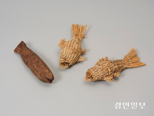 안산어촌민속박물관 소장품 ‘목어 가족’. 2025.5.9 /안산도시공사 제공