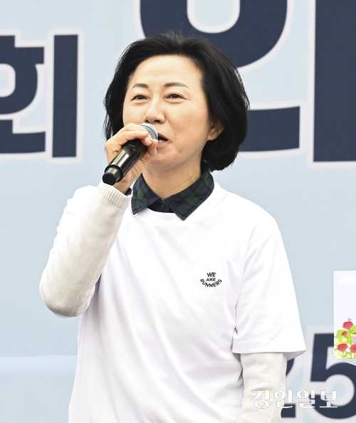 10일 오전 화성시종합경기타운 일원에서 제26회 화성효마라톤대회가 열리고 있다. 2025.5.10 /이지훈기자 jhlee@kyeongin.com
