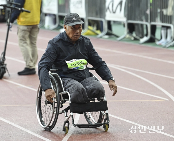 10일 오전 화성시종합경기타운 일원에서 열린 제26회 화성효마라톤대회에서 달림이들이 출발 신호에 맞춰 힘차게 달려나가고 있다. 2025.5.10 /이지훈기자 jhlee@kyeongin.com