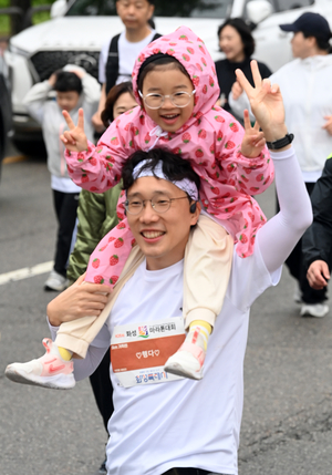 [제26회 화성孝마라톤대회] 날씨 따위에 멈출 순 없지 ‘3대 인생 런’