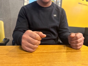 한방에 12명 빼곡, 운동 하루 30분… “존재를 잃는 곳” [보호란 이름의 감옥, 추방 앞의 사람들·(2)]