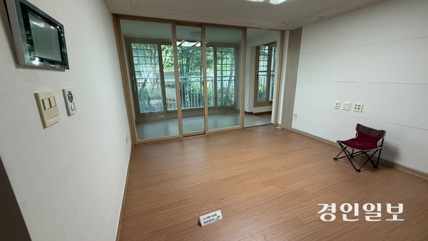 화서역 블루밍 푸른숲 매각 세대 내부 모습. 2025.5.12 / 윤혜경기자 hyegyung@kyeongin.com