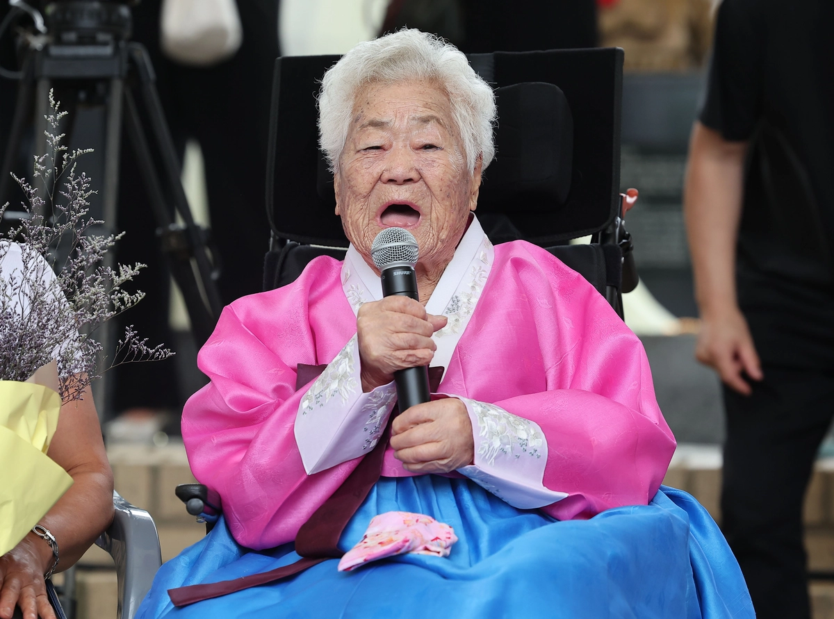 지난 2023년 8월 12일 광주 나눔의집에서 열린 2023 일본군 ‘위안부’ 피해자 기림의날 기념식에서 발언하는 이옥선 할머니의 모습. /연합뉴스