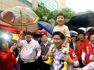 [대선현장] 김문수 ‘첫 중원공략’ 어땠나…빗줄기속 대전서 구름인파