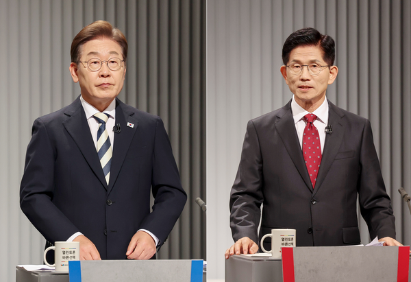 더불어민주당 이재명·국민의힘 김문수 대선후보가 23일 서울 여의도 KBS 스튜디오에서 열린 제21대 대선 2차 후보자 토론회를 준비하고 있다. 2025.5.23 /연합뉴스