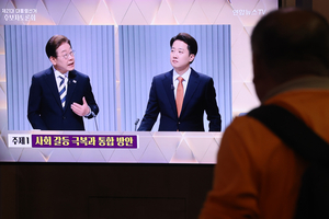 [대선 2차 TV토론] 이재명 vs 이준석… ‘후보 단일화’ 두고 ‘신경전’